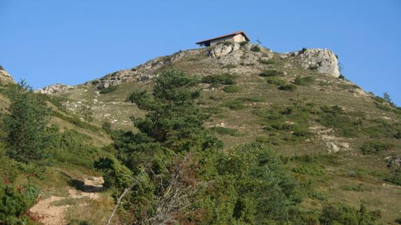 Paseo hasta la ermita de San Lorenzo en Valderejo