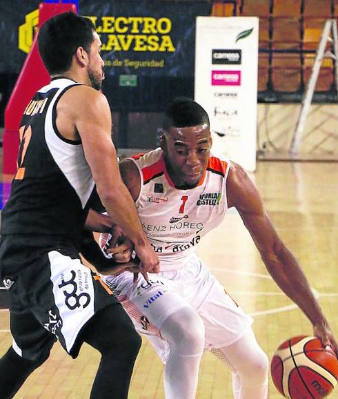 Un enorme Sáenz Horeca arrodilla a otro líder