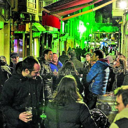 Vecinos del Casco Viejo se quejan de que el ruido nocturno afecta a su salud