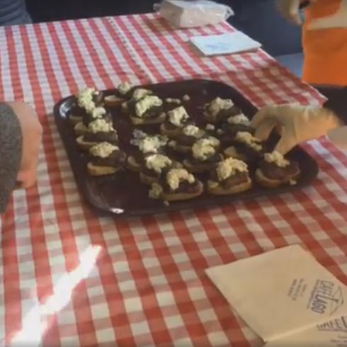 Hamburguesas solidarias en el Mercado de la Ribera