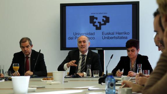 Goirizelaia propone hacer funcionarios vascos a los docentes de la UPV