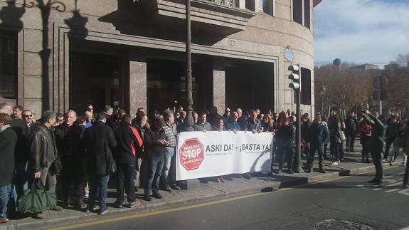 Los vigilantes de Metro Bilbao piden el fin de las agresiones