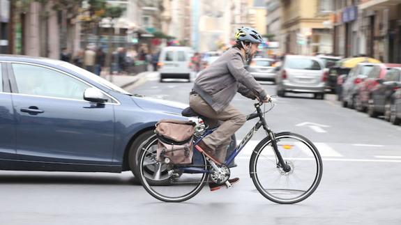 El RACE propone incluir en el carné por puntos a los ciclistas