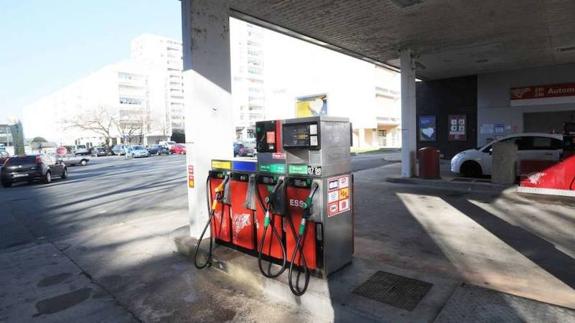 Una joven francesa se quema a lo bonzo en una gasolinera de La Rochelle y lo retransmite por Facebook