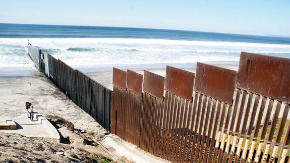 Las mafias, pendientes del muro de Trump