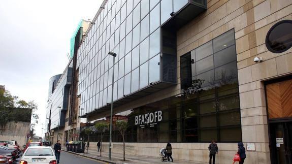 La Diputación suspende ahora al funcionario de la Hacienda de Bizkaia procesado por vender datos