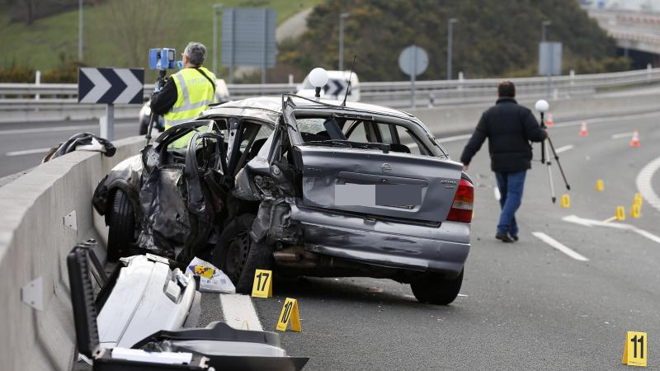 Detenido el vecino de Bilbao que conducía el coche en el que murieron dos personas tras chocar con una ambulancia