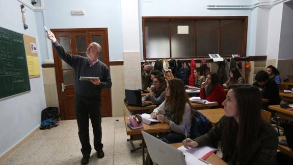 El PP reprocha al Gobierno vasco que culpe a los profesores del «fracaso» en la educación