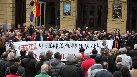 CC OO y UGT Euskadi piden derogar la reforma laboral y reclaman pensiones «dignas y reforzar» la RGI