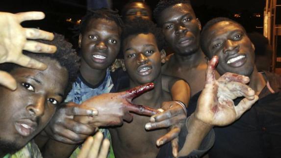 ¿Por qué las avalanchas de emigrantes han regresado a Ceuta?