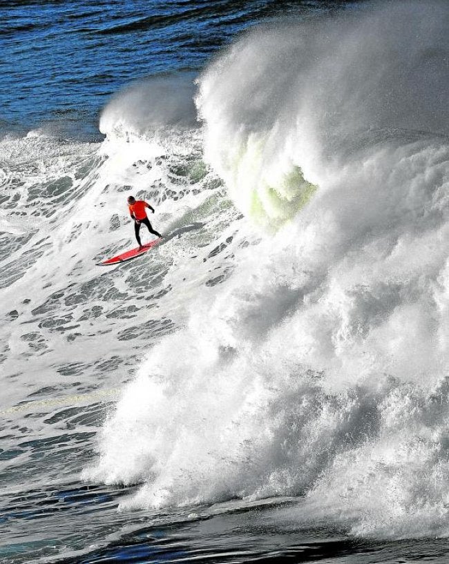 Getxo sigue a la espera de olas gigantes para acoger el circuito mundial