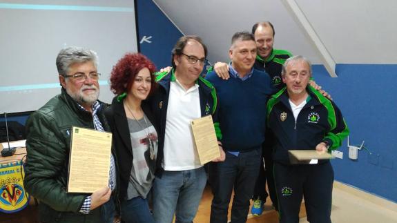 Asier García consuma el relevo de Santi Gaya al frente de la selección cadete de Basauri