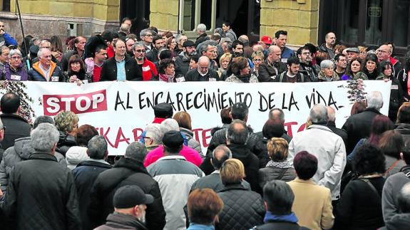 El sindicalismo prepara dividido movilizaciones en Euskadi para forzar a la patronal a negociar