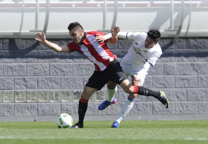 El Bilbao Athletic remonta al Castilla y se acerca a la zona de play-off