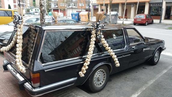 Las fresas llegan a Ordizia en coche fúnebre