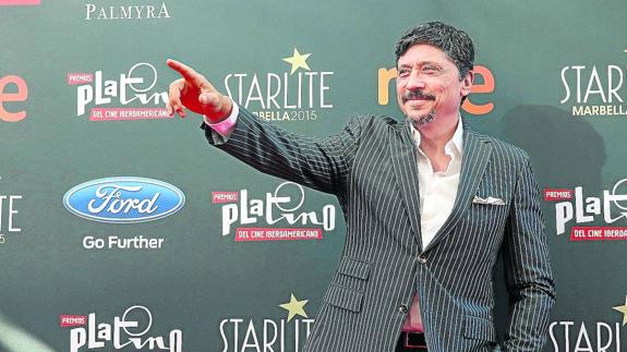 «Pierce Brosnan es entrañable»