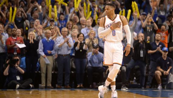 Russell Westbrook iguala un histórico récord y la NBA enloquece