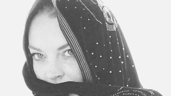 La escandalosa Lindsay Lohan posa en 'burkini'