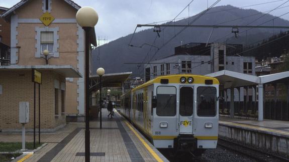 Renfe programa trenes especiales de Cercanías para asistir al Vía Crucis viviente de Balmaseda