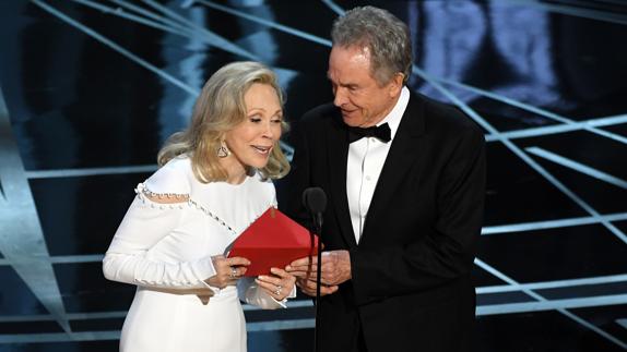 Faye Dunaway se siente «culpable» por el error de los Oscars