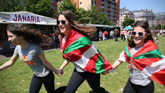 Dena prest Mungiako Ibilaldirako