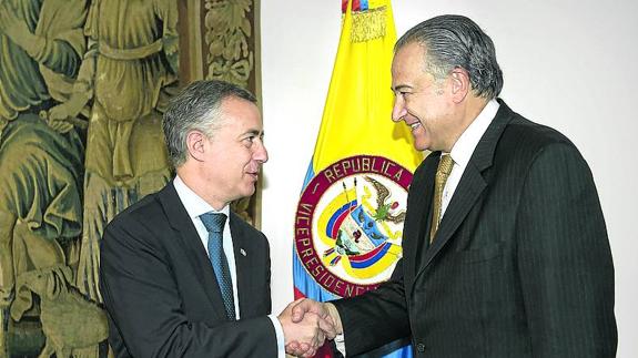 Colombia pide a Urkullu ayuda en políticas de víctimas y reconciliación