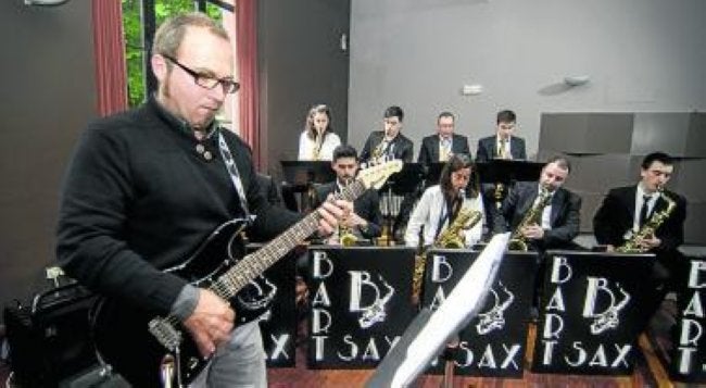 Saxofonistas de Durango llenan de ritmo Berango para colaborar con el Sahara