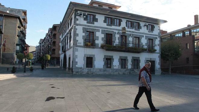 La estructura actual del antiguo Ayuntamiento de Arrigorriaga no soportaría el peso de la biblioteca