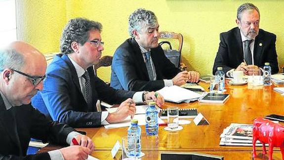 Euskadi se enfrenta al reto de mejorar los salarios de los jóvenes para evitar su huida