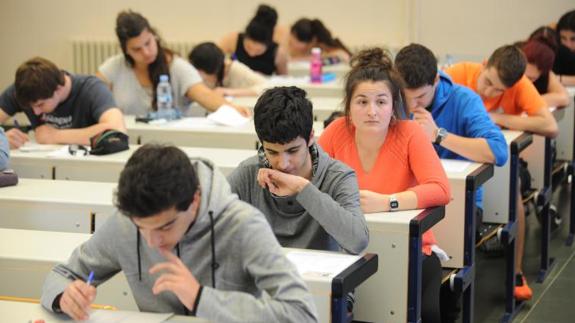 «Era un secreto a voces que entraban la Guerra Civil en Euskadi y la Segunda República»