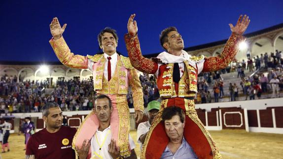 Julio Benítez sufre una 'cornada' en la carretera