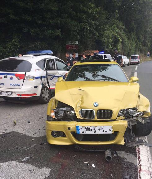 Dos ertzainas y un conductor heridos en un choque en Orio