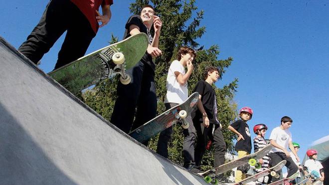 El campeonato de skate anima las fiestas del barrio basauritarra de Basozelai