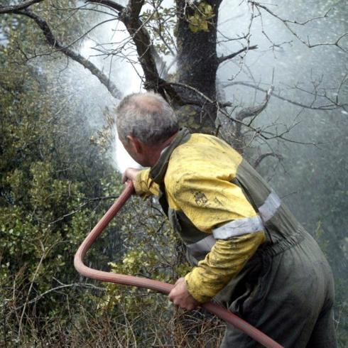 Álava prohíbe hacer fuego en las barbacoas de dieciséis parques