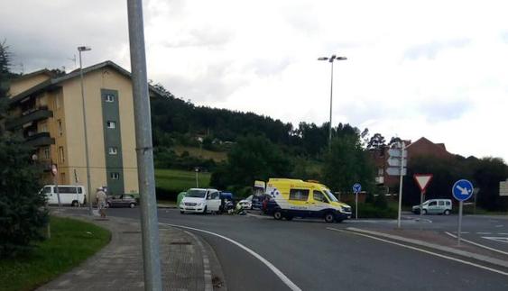 Un ciclista de 74 años resulta herido tras ser atropellado por un coche en Urduliz
