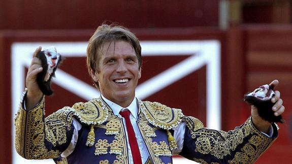 Troconis felicita a 'El Cordobés'